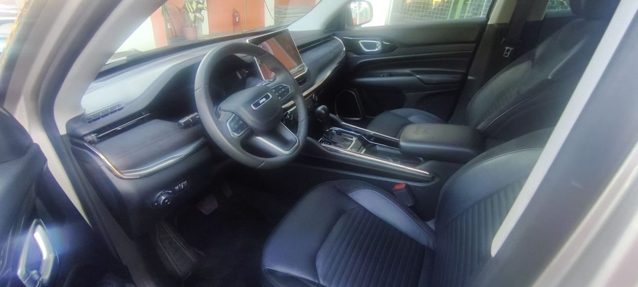 Miniatura 3 de Jeep Commander